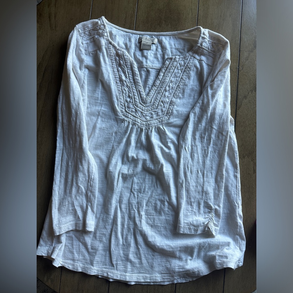 Lucky brand Off white womans top sleeves size medium